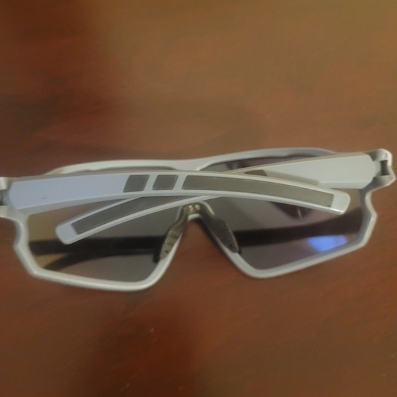 Men's Stylish Sunglasses - Picture 5 of 6
